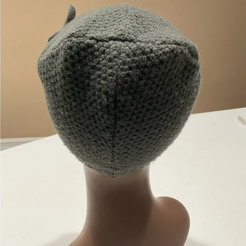🍏🍏 Toddler Girl’s Grey Knit Adorned Lined Hat